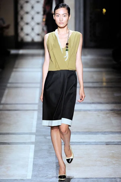 Look 30